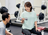 Bài tập 10 phút với một quả tạ đơn giúp toàn thân chắc khỏe