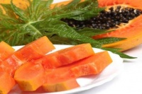 5 tác dụng bất ngờ của lá đu đủ có thể bạn chưa biết