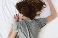 Ngủ quá nhiều có tác hại gì đối với sức khỏe?