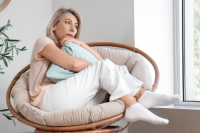 Vì sao phụ nữ hiện đại có xu hướng mãn kinh sớm?