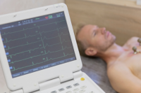 Khám sức khỏe định kỳ: Dân văn phòng khi nào cần điện tim, siêu âm tim?