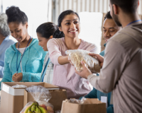 Giúp đỡ người khác có thể giúp ngăn ngừa suy giảm nhận thức