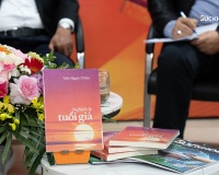 Chùm ảnh ngày ra mắt sách 'Nghịch lý tuổi già'