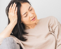 Làm thế nào để giảm rụng tóc trong thời kì mãn kinh?