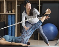 Tập Pilates với máy Reformer bị chóng mặt có sao không?