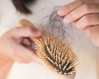 Dụng cụ chải tóc của bạn có được vệ sinh đúng cách?