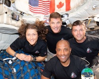 Du hành vũ trụ thách thức giới hạn thể chất ra sao?