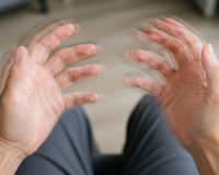 Rối loạn thần kinh thực vật có gây run tay chân không?