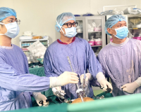 Suýt mất mạng vì vỡ thực quản sau uống rượu và nôn dữ dội