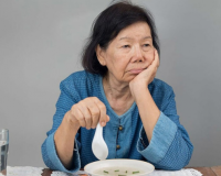 Suy dinh dưỡng ở người cao tuổi: Mối đe dọa đến tuổi thọ