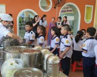 Thủ tướng: Siết chặt an toàn thực phẩm trường học, công khai bữa ăn học sinh