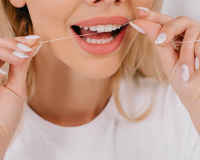 Những điều cần biết khi dùng chỉ nha khoa