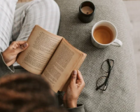 Nếu không thể xử lý những cảm xúc tiêu cực, hãy đọc sách!