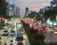 Nhiều vùng trên cả nước đón mưa dông về chiều tối