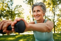 Các bài tập thân trên giúp cải thiện mật độ xương