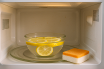 Vệ sinh lò vi sóng bằng chanh: Giải pháp tự nhiên, hiệu quả