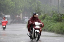 Bắc Bộ đón đợt mưa diện rộng, Trung Bộ vẫn nắng nóng