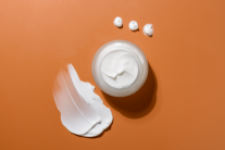 Thu hồi 2 sản phẩm dưỡng trắng da không rõ nguồn gốc xuất xứ 