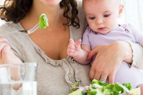 Mẹ nên và không nên ăn gì trong thời gian cho con bú?