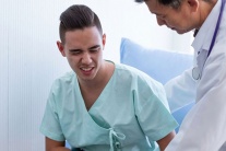 Ngày càng nhiều người trẻ mắc ung thư đại tràng, làm sao để phòng ngừa?