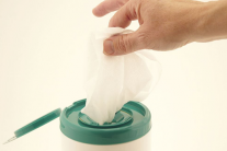 Khăn lau diệt khuẩn: 5 vật dụng không nên sử dụng