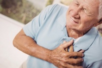 Bị tắc hẹp mạch vành, đã đặt stent nhưng vẫn đau ngực phải làm sao?