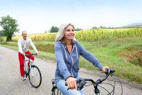 Tập luyện nhẹ nhàng - bí quyết giảm đau cho người bệnh viêm xương khớp