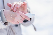 Cách chăm sóc làn da bị chàm eczema mùa Đông