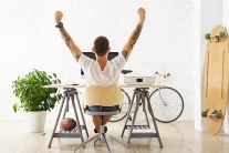 Tử vi thứ Bảy (22/11/2025): Cự Giải nên giữ quyết tâm cao khi làm việc