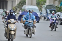 Bắc Bộ lạnh về đêm và sáng, Trung Bộ vẫn mưa lớn cục bộ