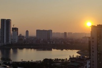 Thời tiết cuối tuần: Đất liền ngày nắng, trên biển cảnh báo sóng lớn