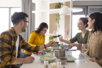 Tử vi thứ Năm (11/12/2025): Bảo Bình nên quan tâm tới gia đình nhiều hơn