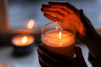 Nến thơm có ảnh hưởng đến không khí trong nhà?