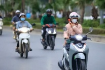 Bắc Bộ vẫn nắng, Trung Bộ mưa dông chưa dứt