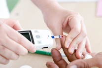 Đái tháo đường: Đường huyết 13mmol/L, HbA1C 8% có sao không?