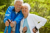 Đi bộ giúp giảm mệt mỏi ở người bệnh ung thư đại tràng?