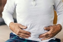 6 mẹo đơn giản giúp giảm đầy hơi sau khi ăn