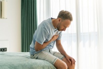 Tim bỏ nhịp khi cúi người, thay đổi tư thế có đáng lo?