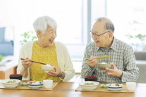 Giải pháp cân đối dinh dưỡng cho người cao tuổi