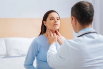 Vì sao nhiều phụ nữ bị bướu cổ sau sinh?