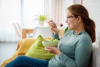 Bí quyết ăn uống giúp phụ nữ tránh mãn kinh sớm