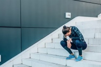 Tại sao bạn bị hụt hơi, tim đập nhanh khi leo cầu thang?