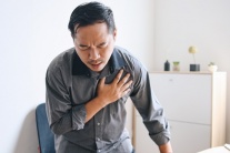 Tim thỉnh thoảng “khựng” lại một nhịp rồi đập mạnh hơn có đáng lo?