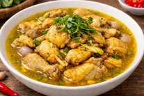 Làm mới thực đơn ngày Tết với món: Gà xáo miền Trung