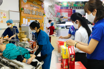 Chống kiệt sức cho người làm mùa lễ