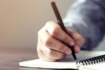 Bị run tay khi cầm bút viết nên đi khám ở đâu?