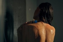  Tắm trong bóng tối - xu hướng mới giúp ngủ ngon hơn