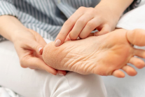 Cải thiện tình trạng nứt nẻ gót chân trong 4 bước