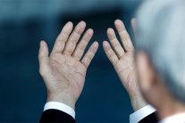 Đừng chủ quan khi bị run tay chân sau chấn thương sọ não!