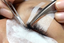 Cảnh báo nguy cơ mắc bệnh lý về mắt khi nối mi giả